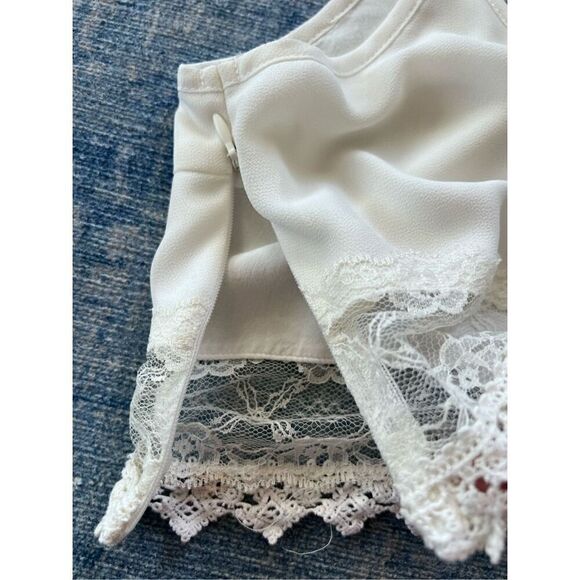 Kendall & Kylie White Lace Side Zip Crop Top Medium - Picture 3 of 6
